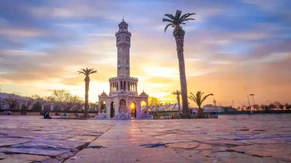 İzmir’in dijital rehberi yenilendi