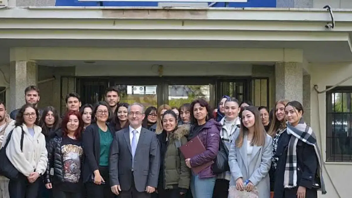 EÜ'de öğrencilere yurt dışı eğitim olanakları anlatıldı