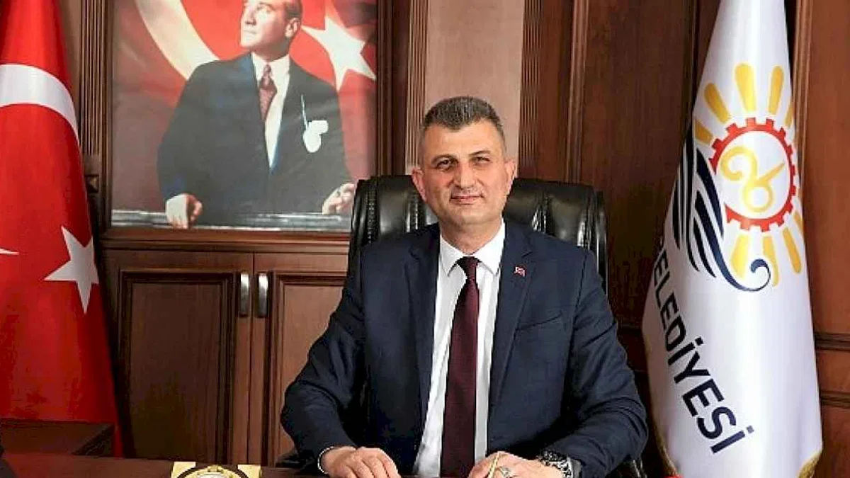 Gölcük Belediye Başkanı Sezer, 1 Mayıs Emek ve Dayanışma Gününü kutladı