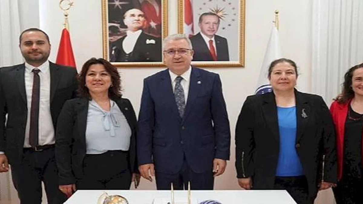 Hastalar "Arıcılık Eğitimi" ile hem rehabilite olacak hem de gelir elde edecek