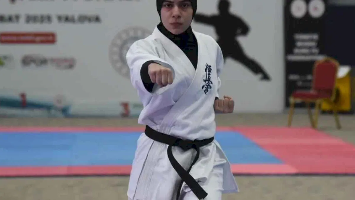 Ayşe Sude Yalova’dan altın madalyayla döndü