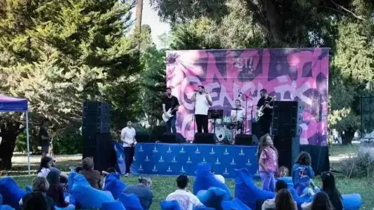 İzBBŞT Gençlik Günleri Karayel Band konseriyle tamamlandı
