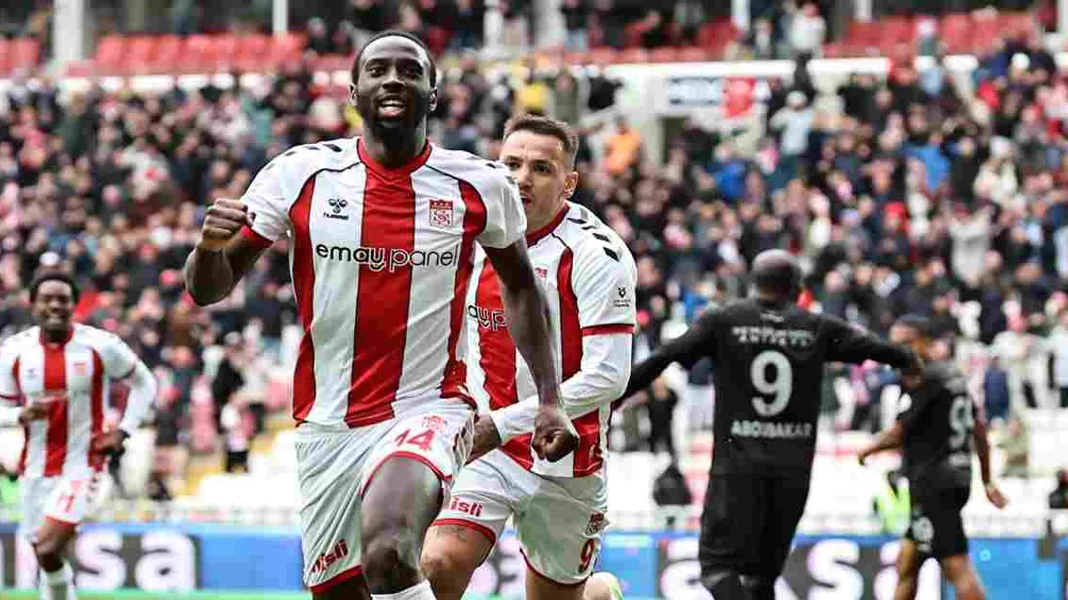 Net Global Sivasspor 3-2 Atakaş Hatayspor (Maç Sonucu) Sivas evinde kazandı!