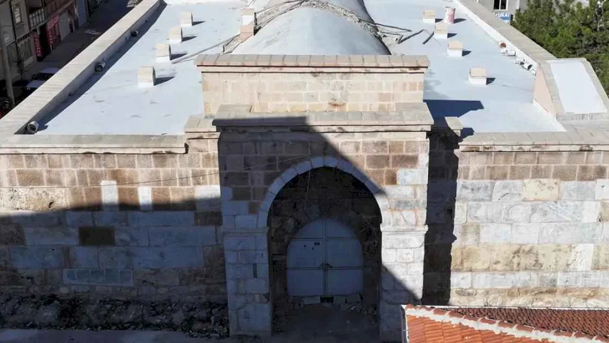 Konya Kadınhanı'nda Raziye Sultan Kervansarayında restorasyon çalışması