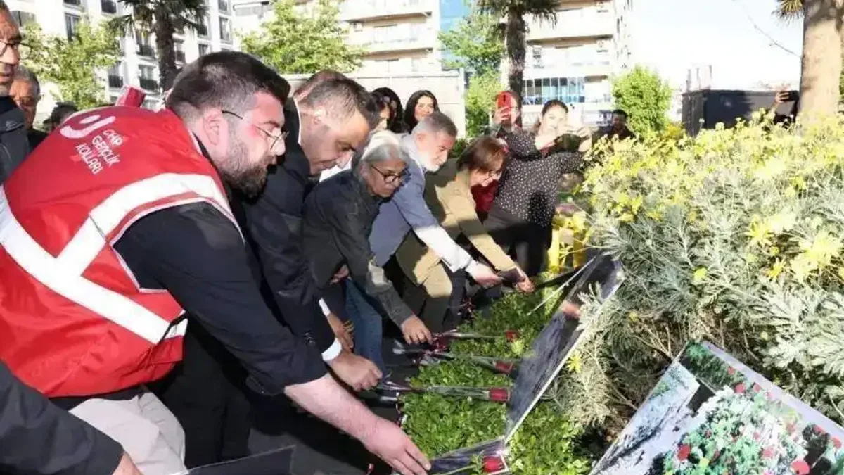 Üç fidan İzmir Çiğli’de anıldı