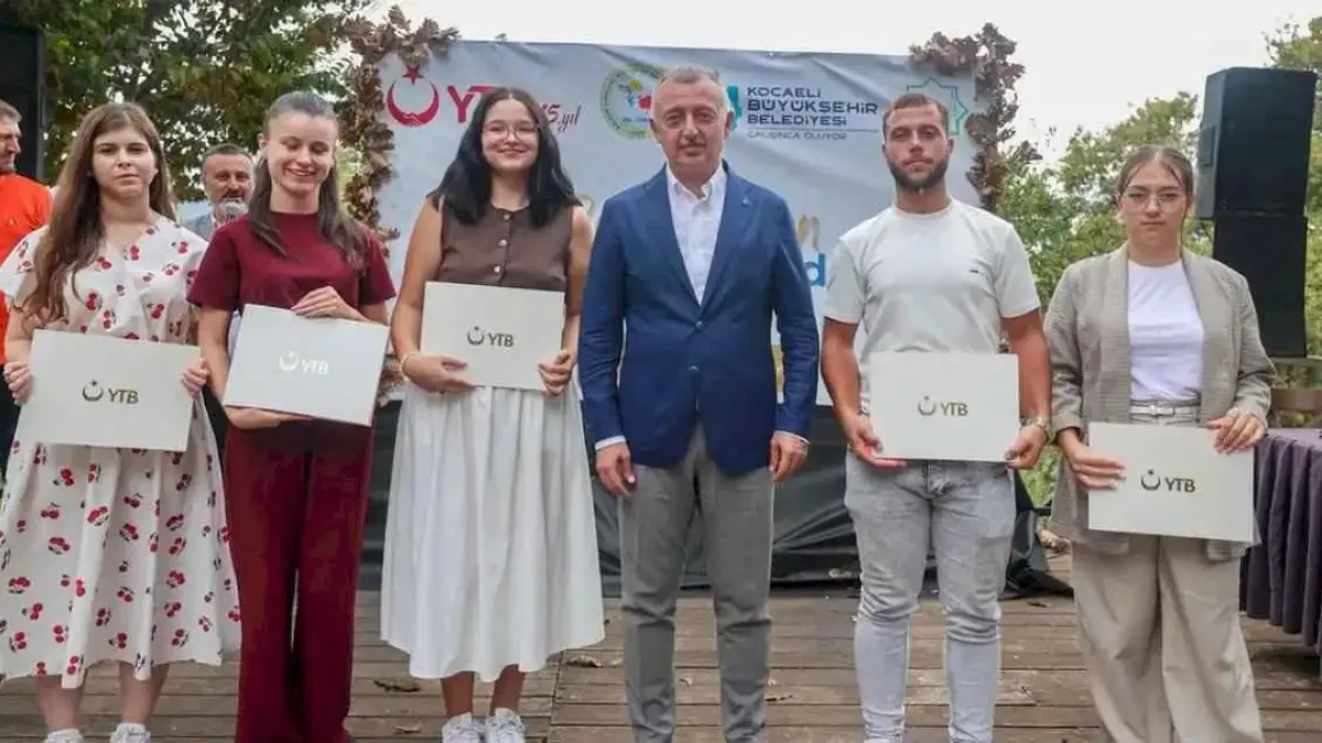 Kocaeli'de Başkan Büyükakın, soydaş gençlerle buluştu