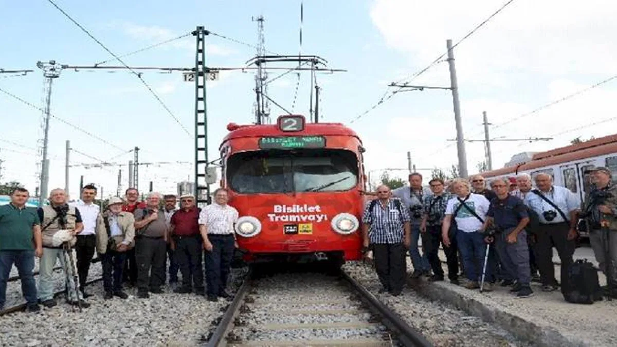 Konya'nın bisiklet tramvayı ilgi gördü