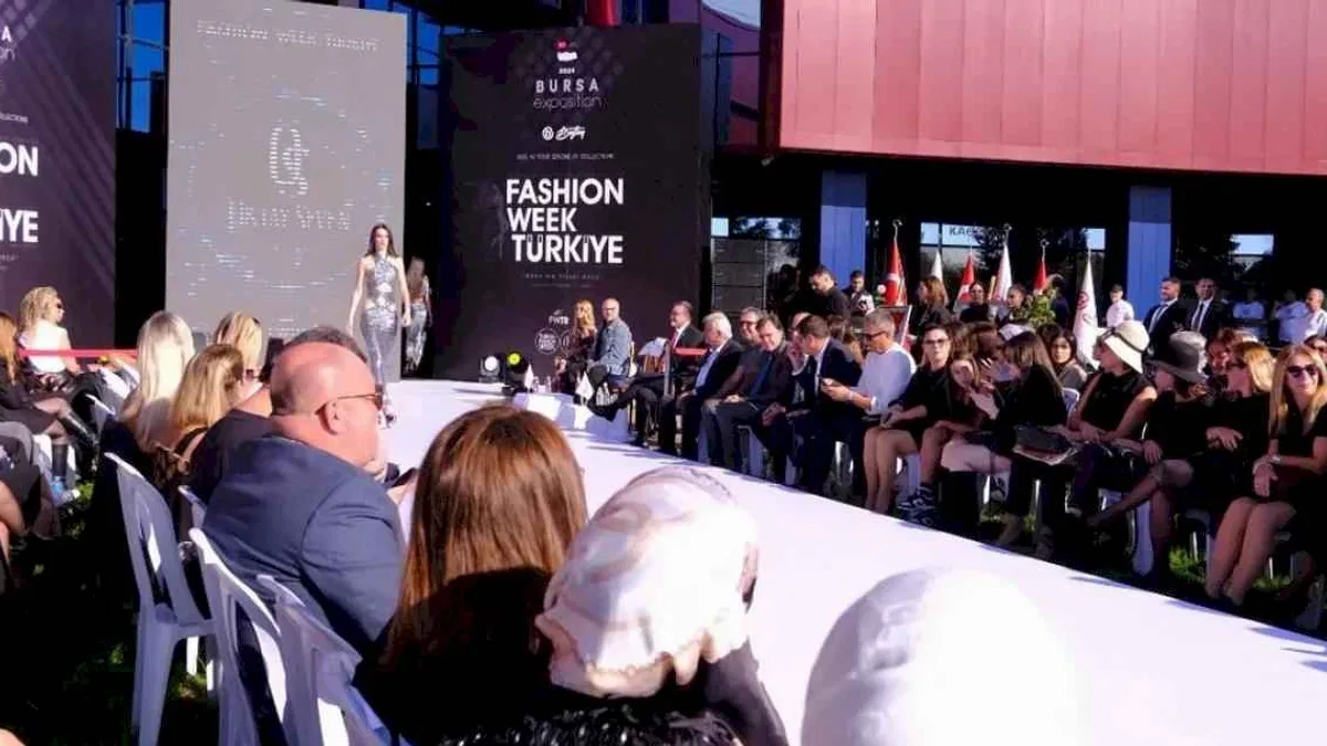 Fashıon Week Türkiye ile BUTTİM’de moda rüzgarı esti