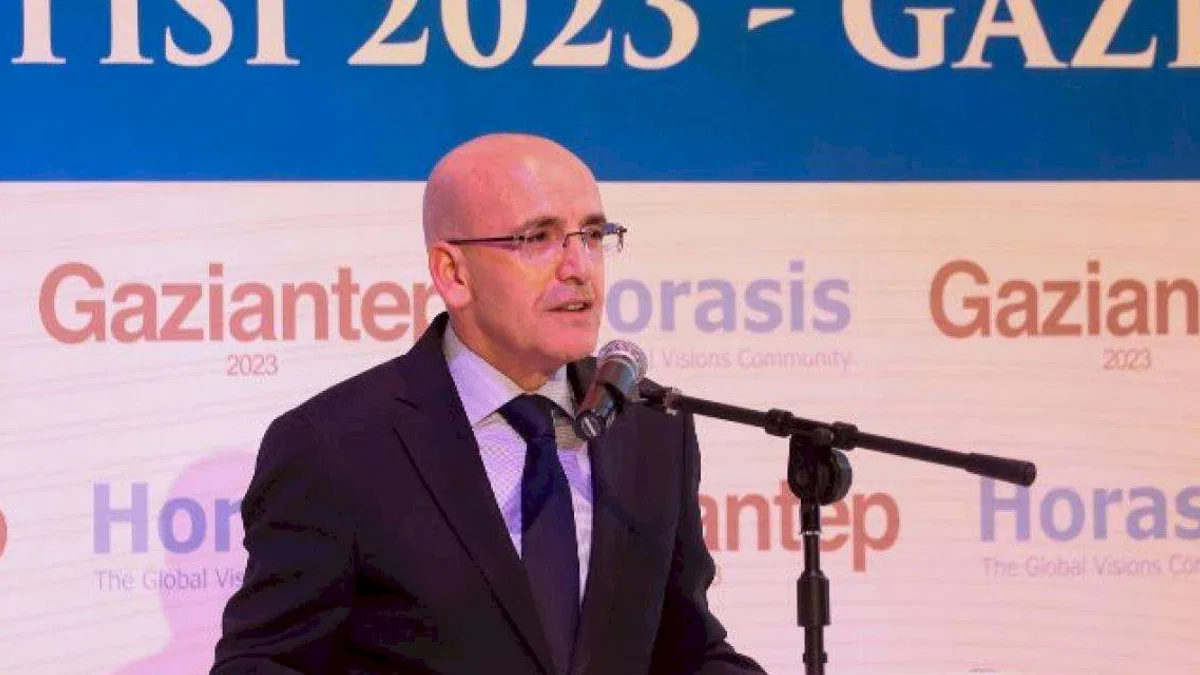 Bakan Şimşek: Bütçe açığı deprem etkisinin geçmesiyle daralacak