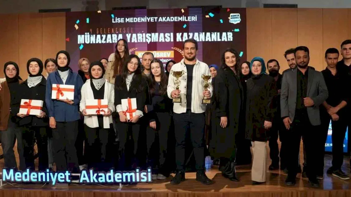 Konya Büyükşehir eğitim birimleriyle genç zihinleri bir araya getiriyor