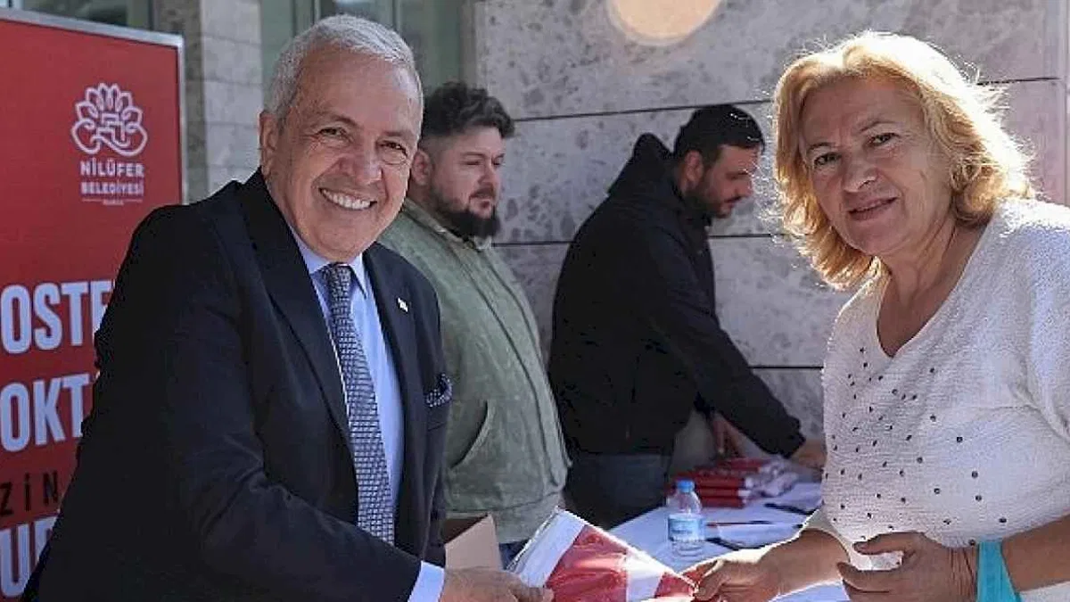 Nilüfer Atatürk posterleriyle donanıyor