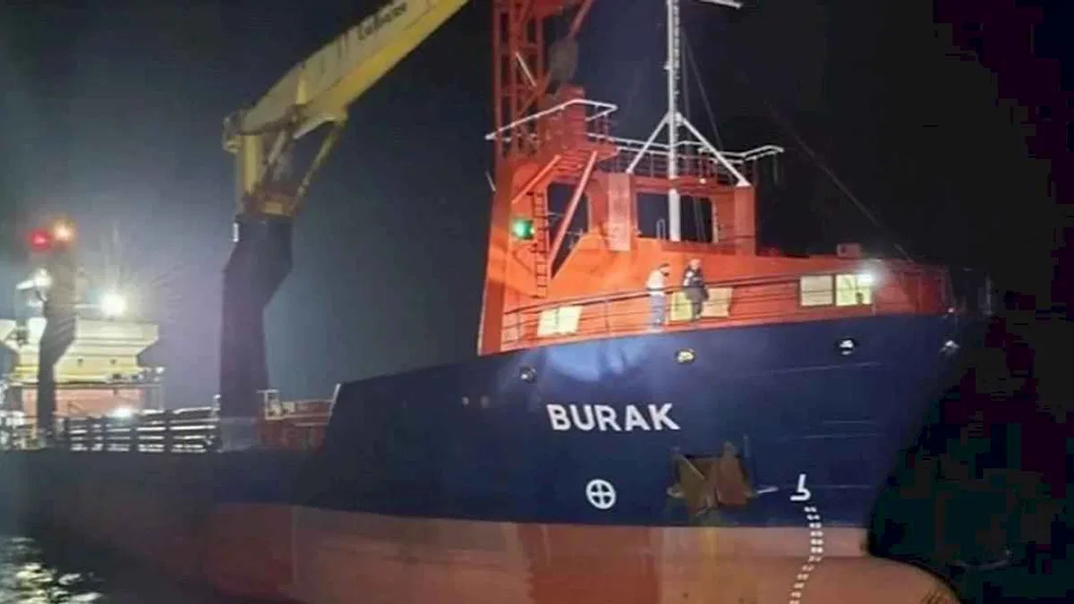 Seyir halindeki kuru yük gemisi Çanakkale Boğazı'nda arıza yaptı