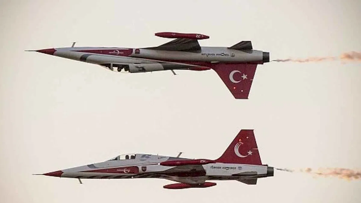 Türk Yıldızları 29 Ekim provasında göz doldurdu