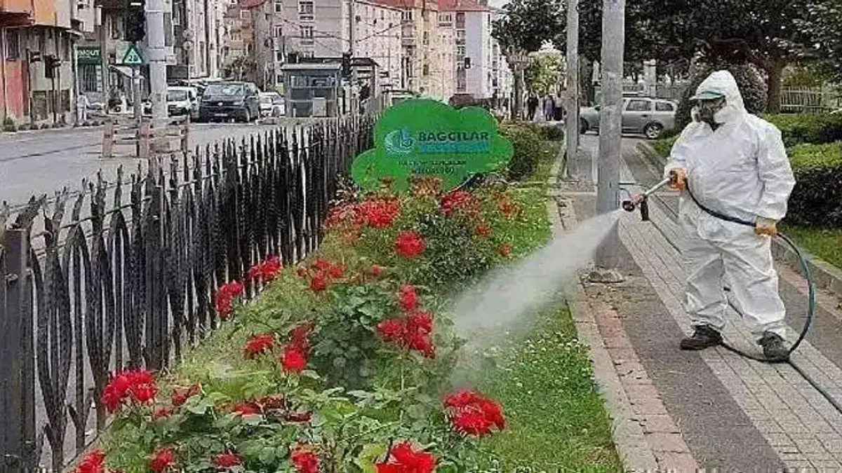 Bağcılar Belediyesi Bitlerle Mücadelesini Sürdürüyor