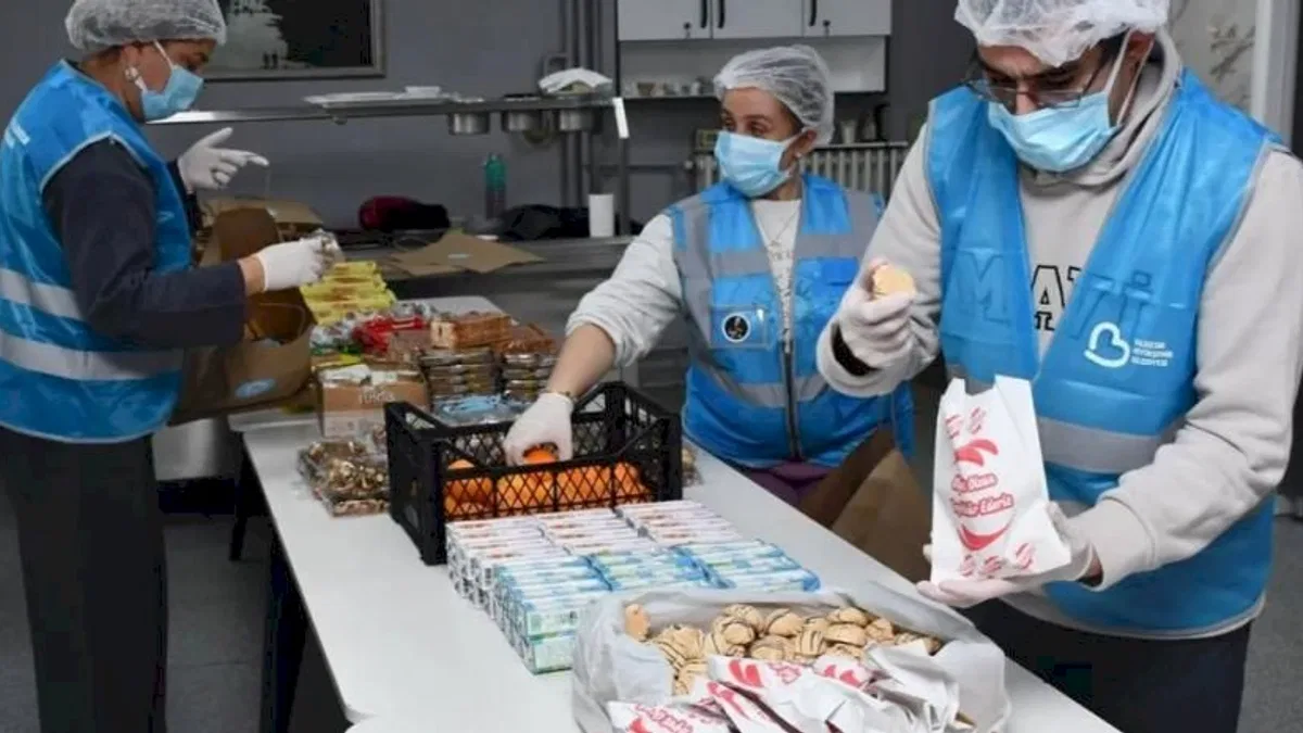 Balıkesir’de çocuklara beslenme desteği sürüyor