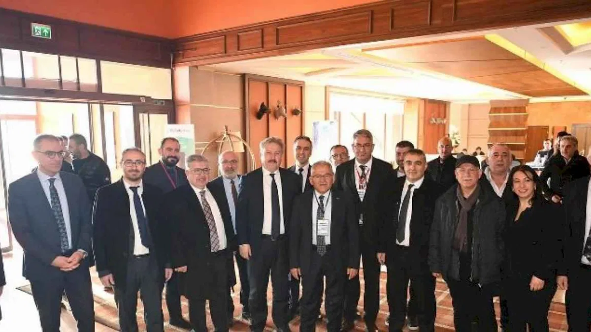 Başkan Büyükkılıç’tan zirvede “bilişim” vurgusu