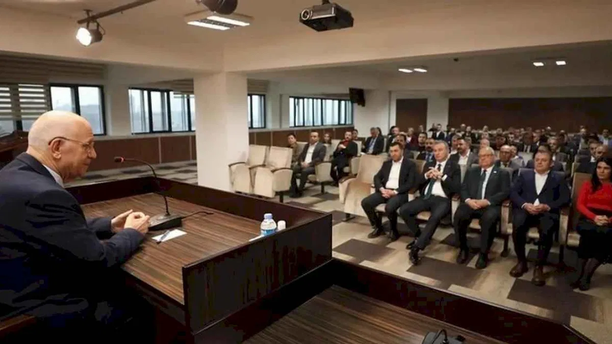 Yaşar, bürokratlarıyla bir araya geldi