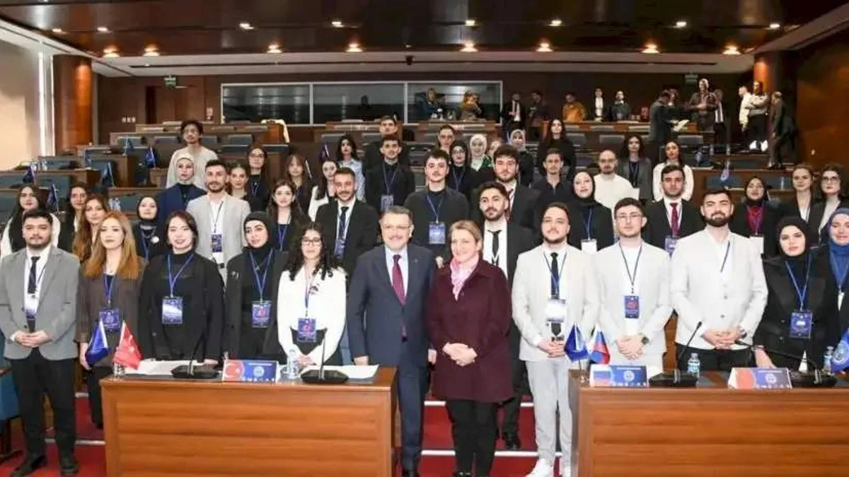 Trabzon'da gençlerle diplomasi ve kültür buluşması