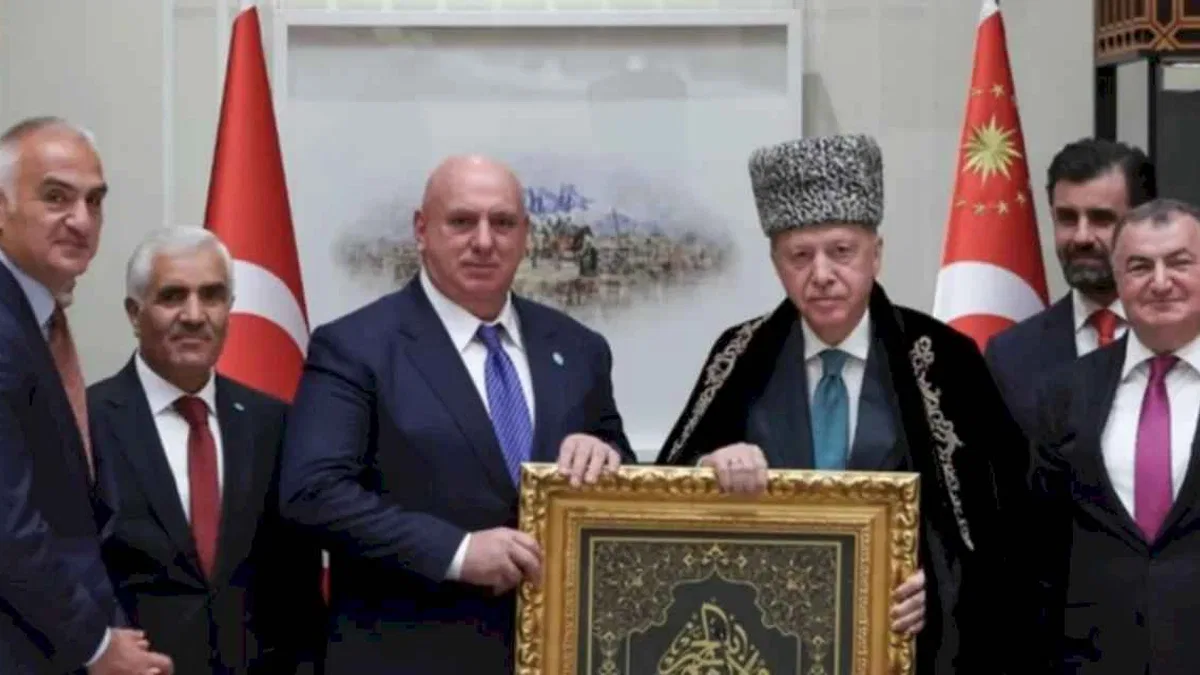 Cumhurbaşkanı Erdoğan, Ahıska Türkleri'ni ağırladı