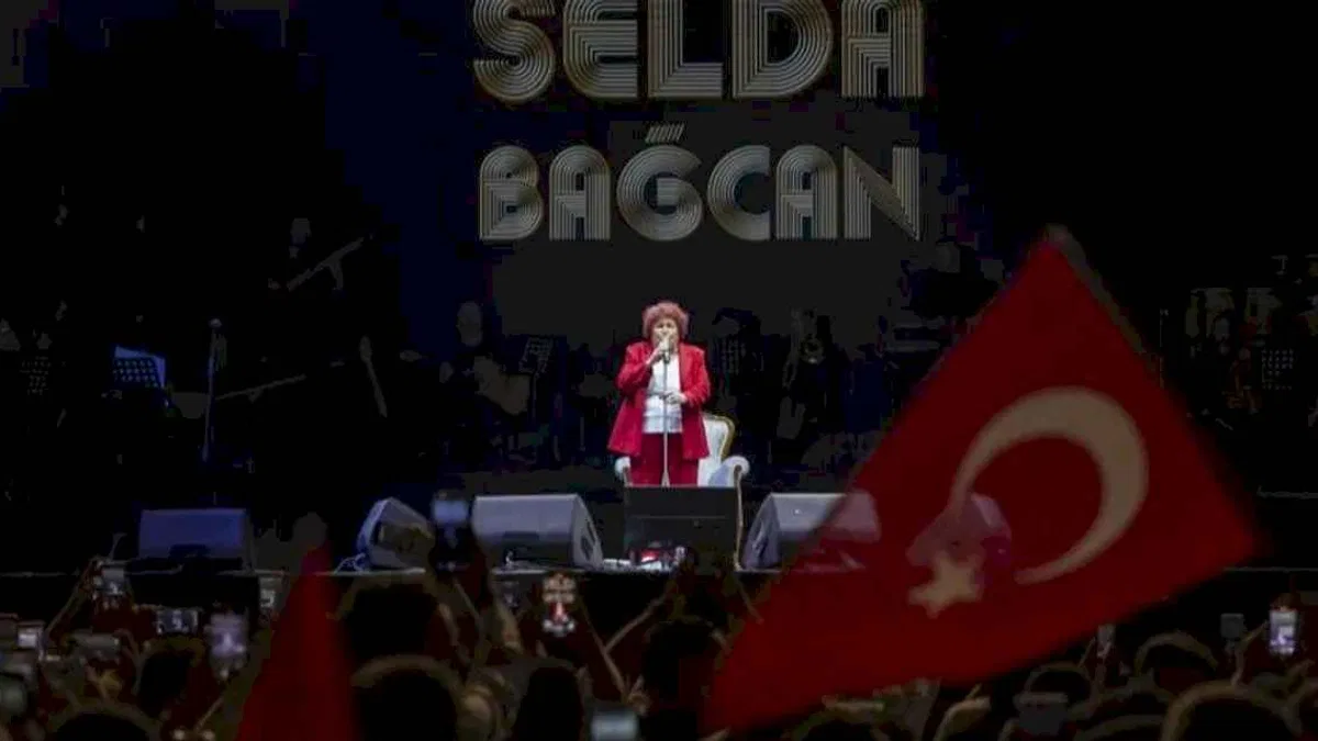 Selda Bağcan’dan Mersin’de Cumhuriyet Bayramı konseri