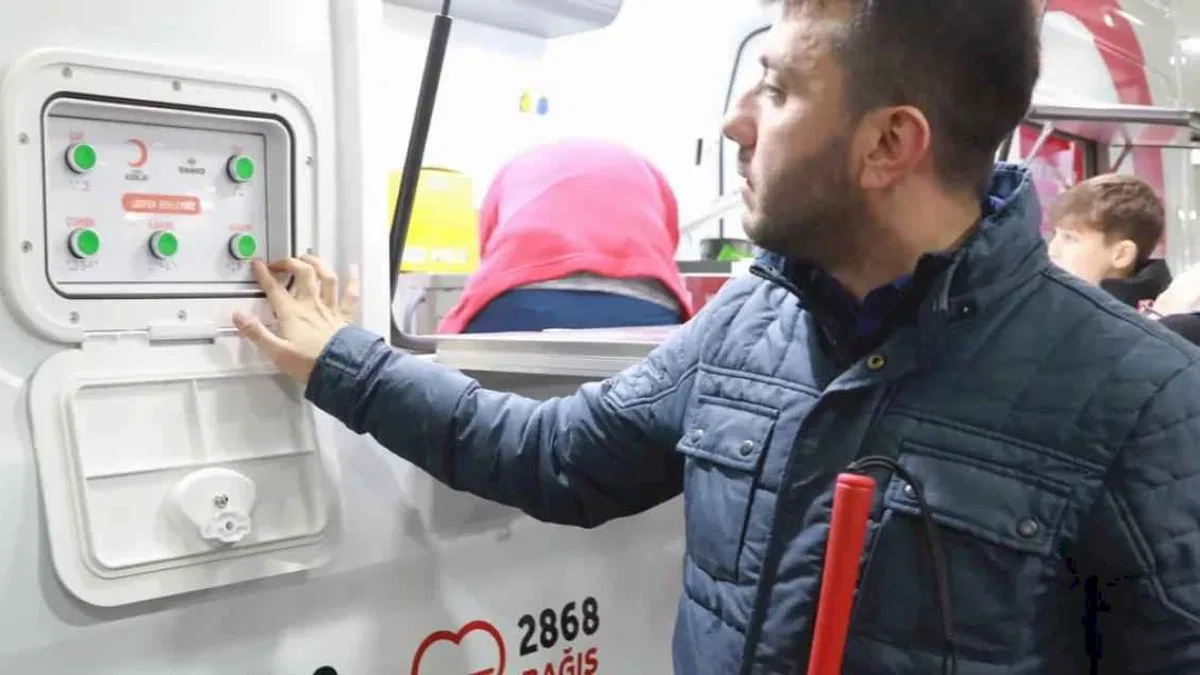 Türk Kızılay engelleri iyilikle aşıyor