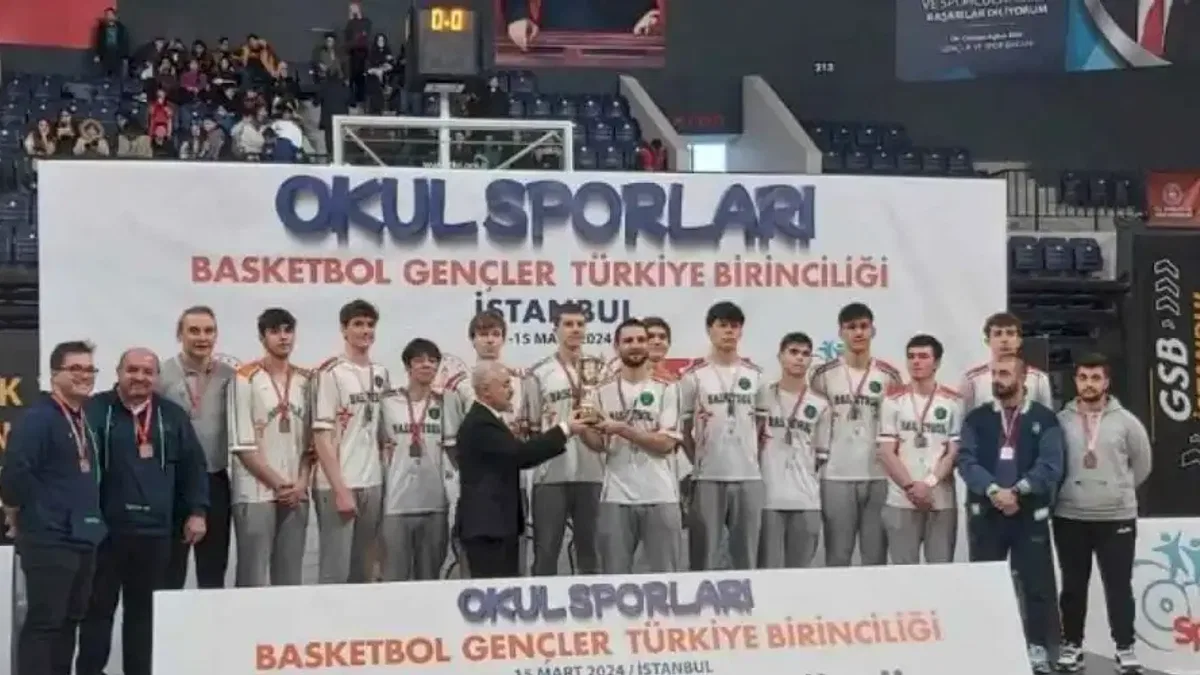 Özlüce Doğa Koleji Türkiye üçüncüsü
