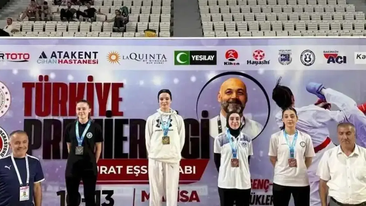 Bursa Büyükşehir Belediyesporlu karatecilerden 8 madalya