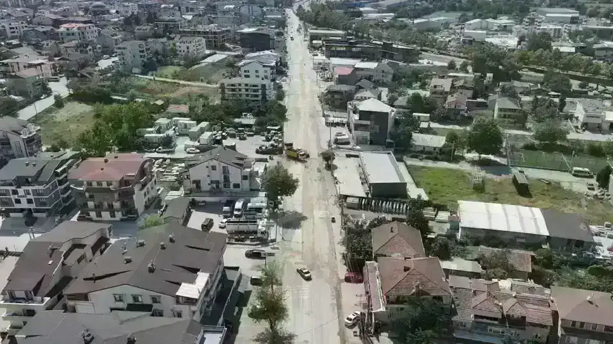 Kocaeli Başiskele’de üç ana cadde birden yenileniyor