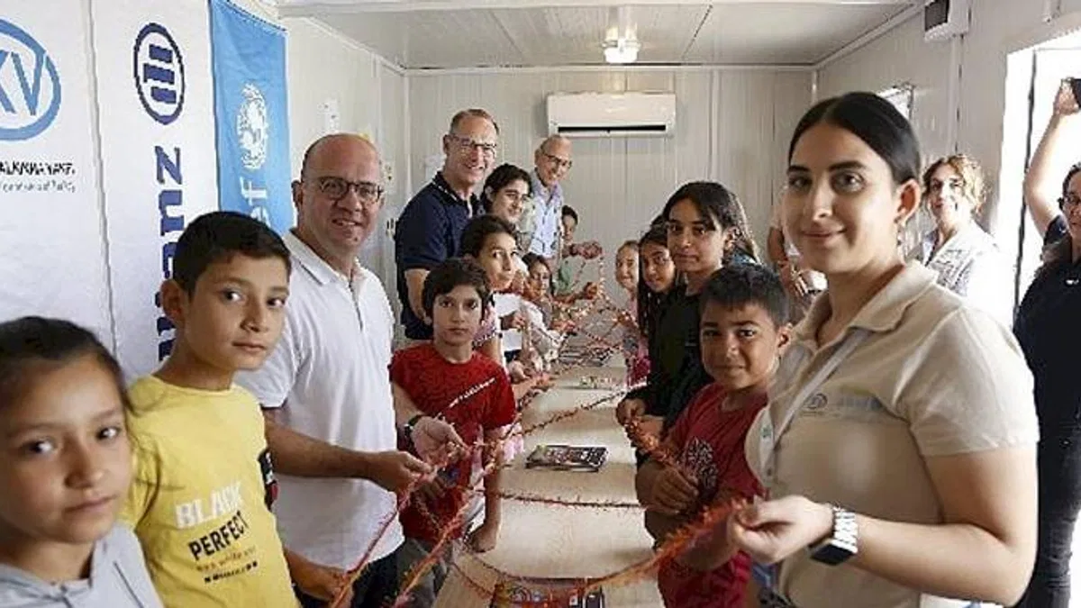 Allianz Grubu CEO'su Oliver Bäte ve Allianz Türkiye CEO'su Tolga Gürkan, UNICEF ile Birlikte Deprem Bölgesini Ziyaret Etti