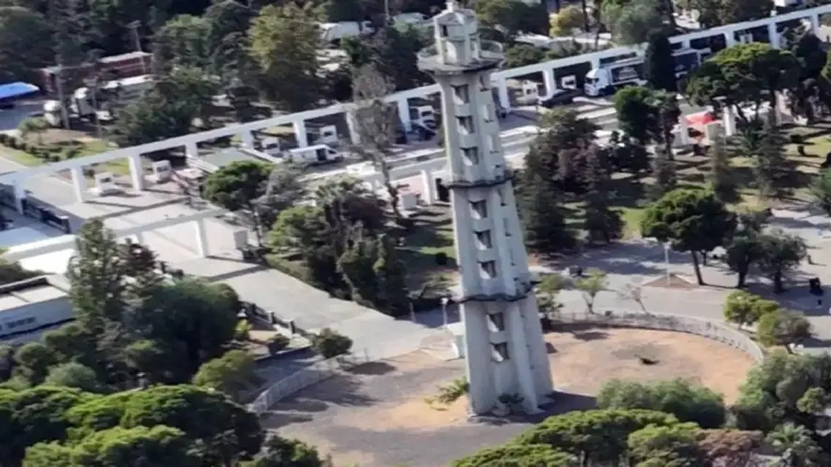 İzmir’in simgesi Paraşüt Kulesi yeniden ayağa kalkıyor