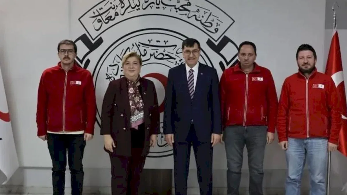 Başkan Kahveci'den Türk Kızılay Kütahya Şubesi’ne ziyaret