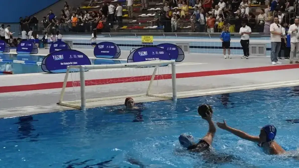 İstanbul'da geleceğin sportif yıldızları performanslarıyla göz doldurdu