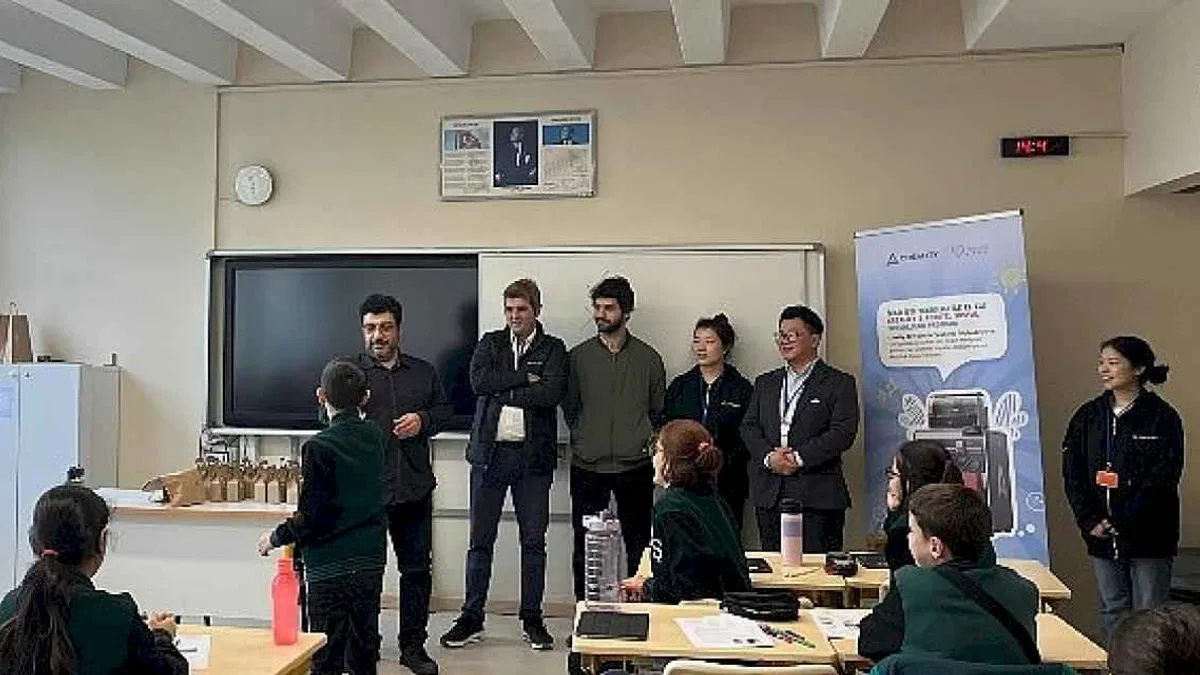 Robot El Derneği ve Creality İş Birliğinde "İyilik İçin Teknoloji ile El Ele" Etkinliği
