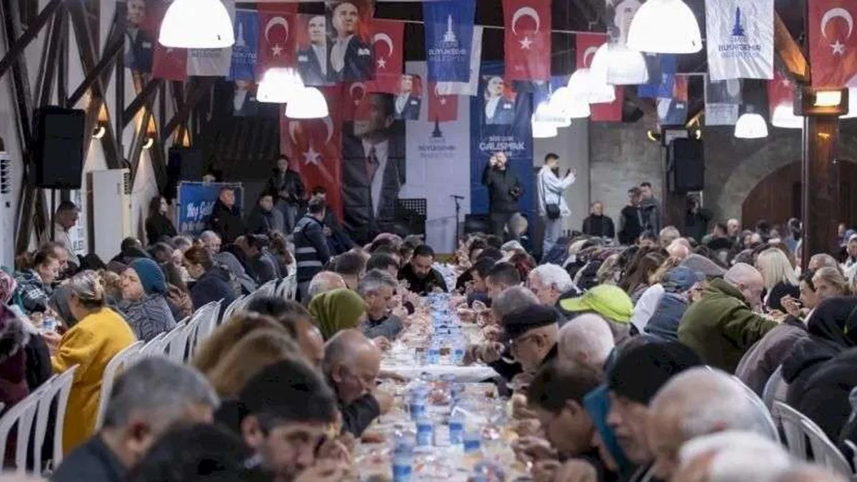 İzmir Büyükşehir Tire'de sofra kurdu