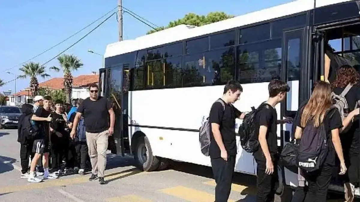 Güzelbahçe Belediyesi'nden Ücretsiz Okul Servisi