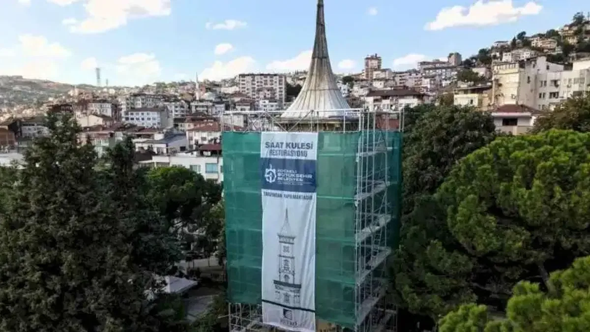 Tarihi yapı tarihi kimliğine kavuşuyor... İzmit Saat Kulesi restorasyonda