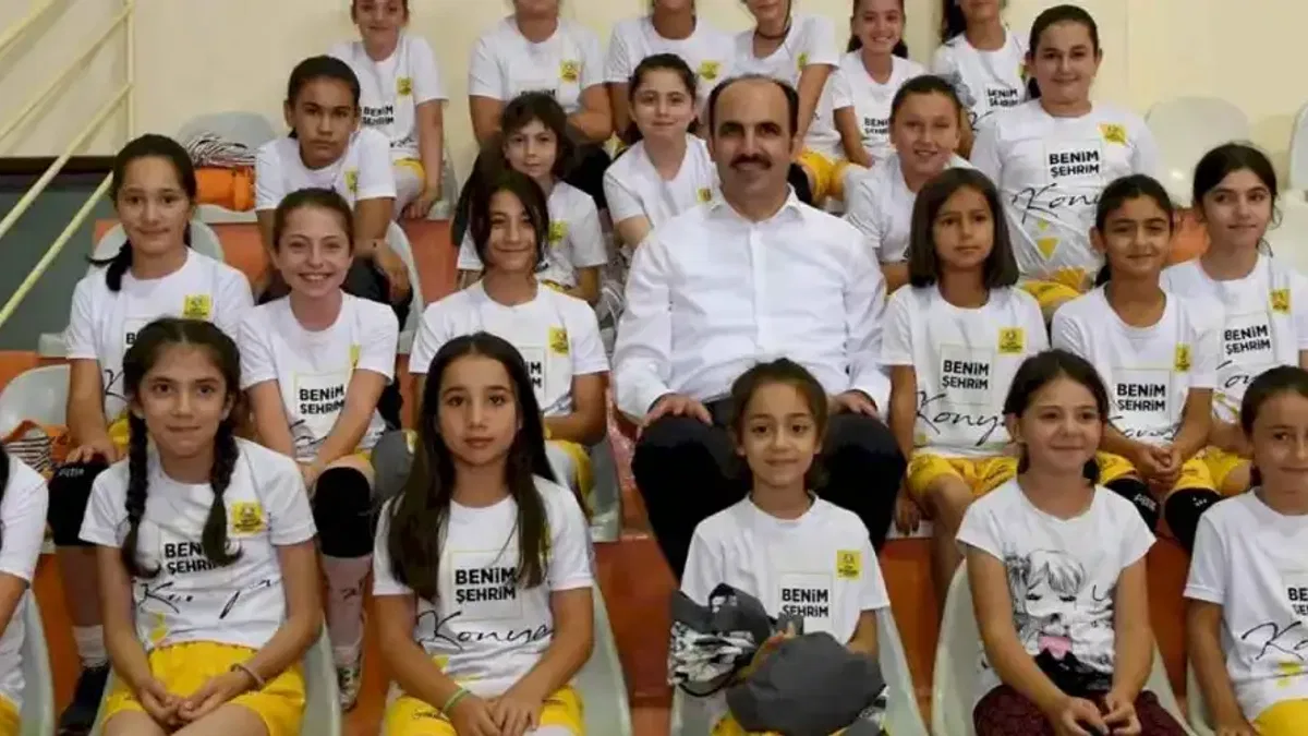 Konya'da Başkan Altay’dan yaz spor okulları için 28 ilçeye davet