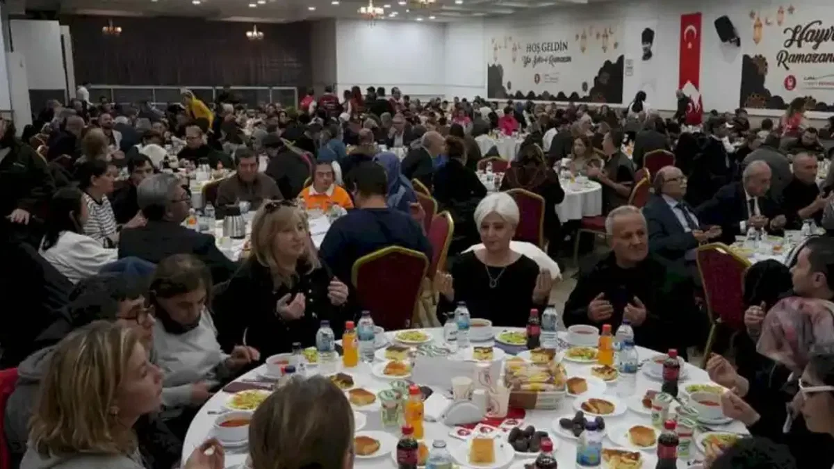 Ankara Keçiören'de Özarslan önce sporcular sonra engellilerle buluştu