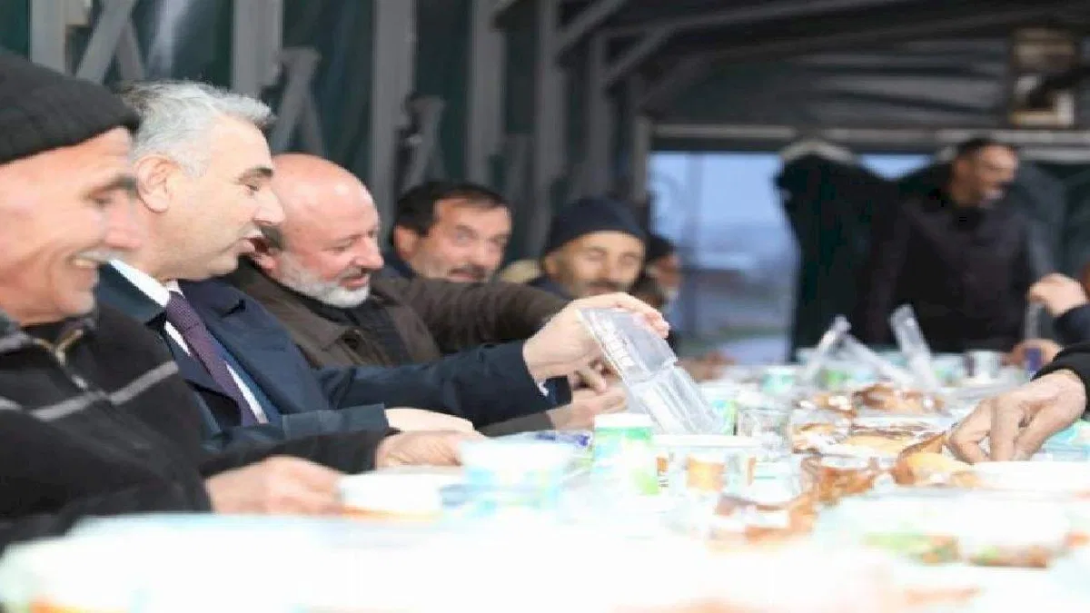 Kayseri Kocasinan Belediyesi'nden evlere iftar servisi