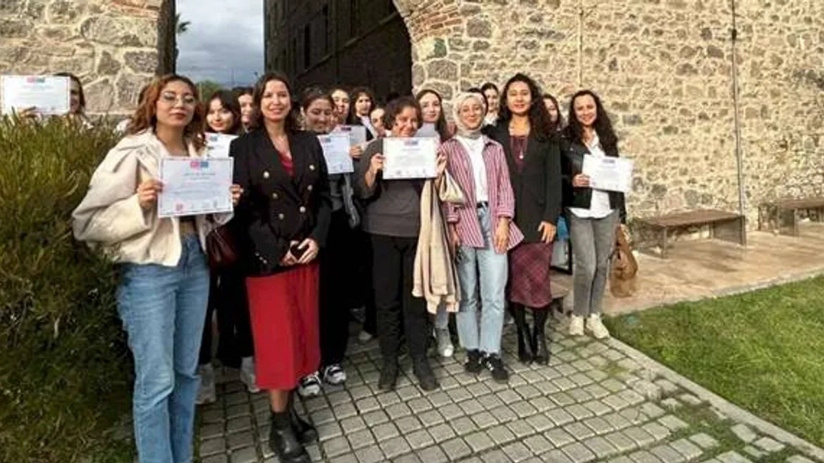 İzmirli kadınlar dijital dünyada güçleniyor