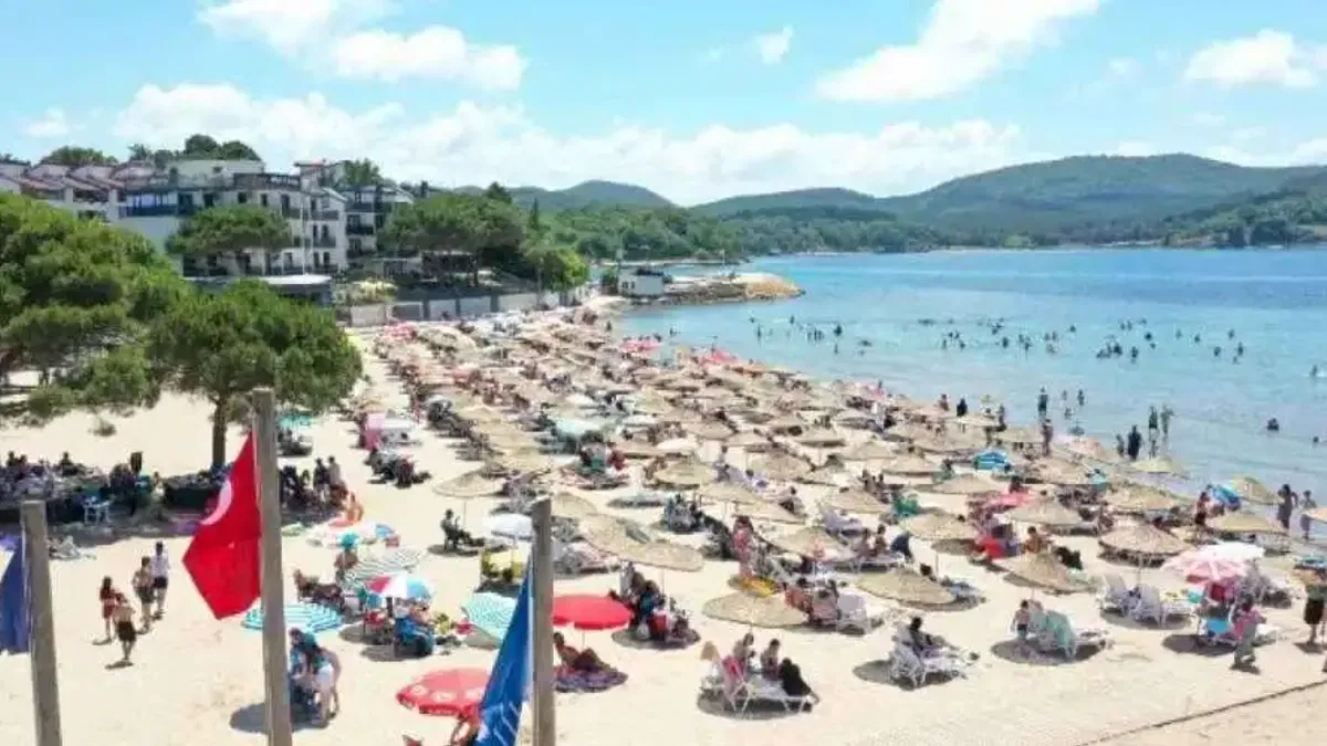 Kocaeli'nin mavi bayraklı plajlarında deniz keyfi