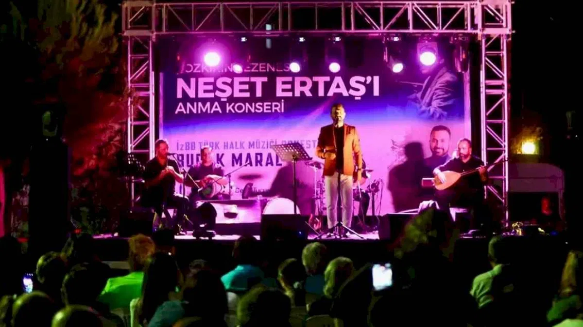 İzmir Karabağlar'da Neşet Ertaş türküleriyle anıldı