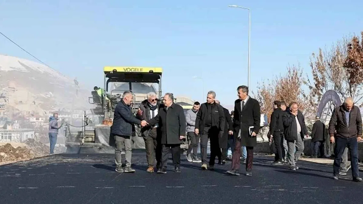 Kayseri Talas'ta Kepez yoluna asfalt