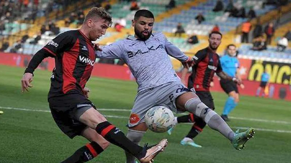 (ÖZET) Fatih Karagümrük-Başakşehir maç sonucu: 2-2 (Penaltılar sonucu: 3-5