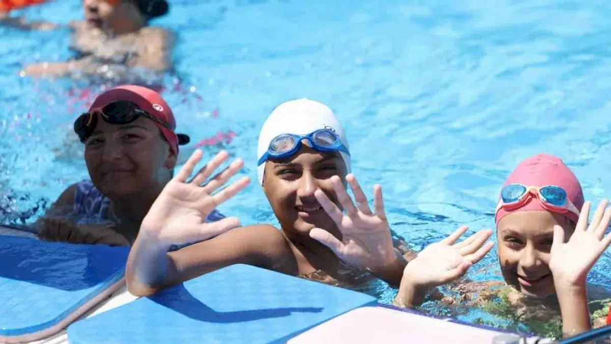 Bursa'da minik kulaçlar ikinci dönemi tamamladı