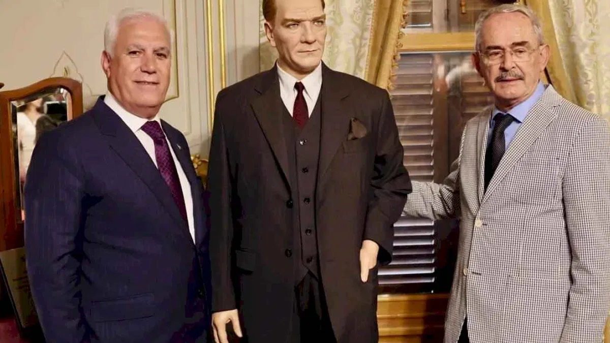 Atatürk’ün balmumu heykeli, Bursa Hünkâr Köşkü’nde