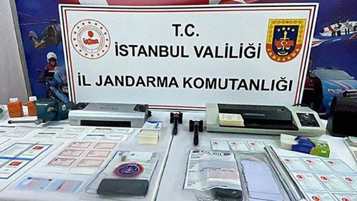 Sahte sürücü belgesi ve kimlik düzenleyen 2 şüpheli tutuklandı