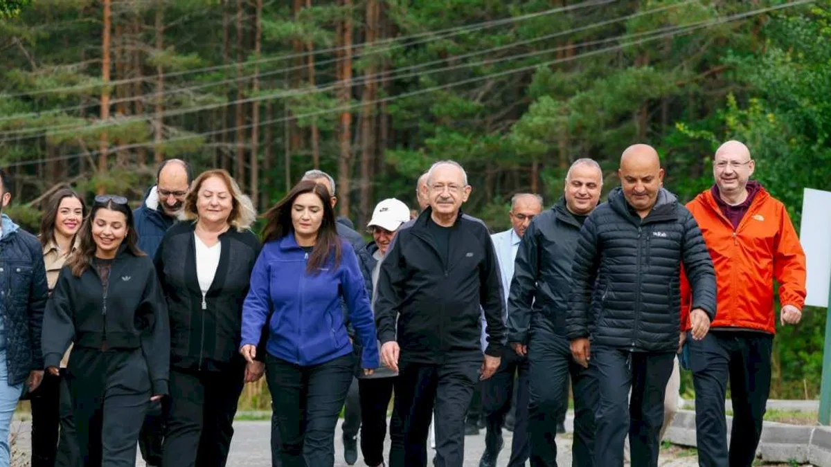 Kılıçdaroğlu Bolu kampında güne yürüyüşle başladı