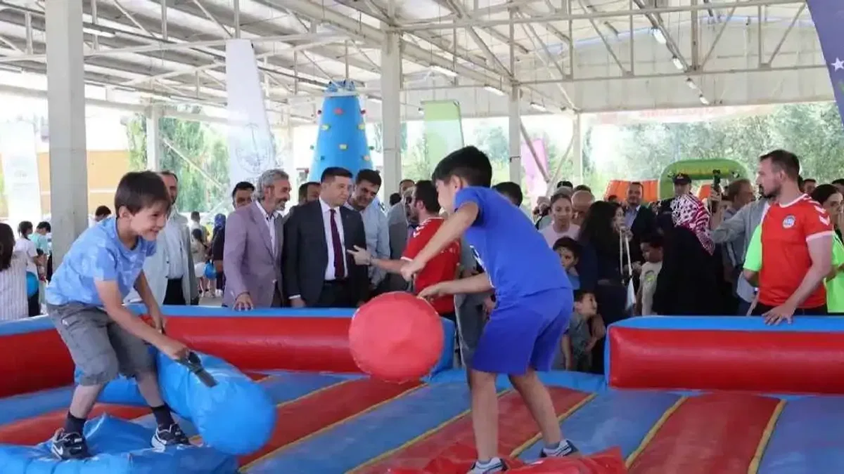 Sarız Sosyal Yaşam Merkezi'nde dolu dolu yaz