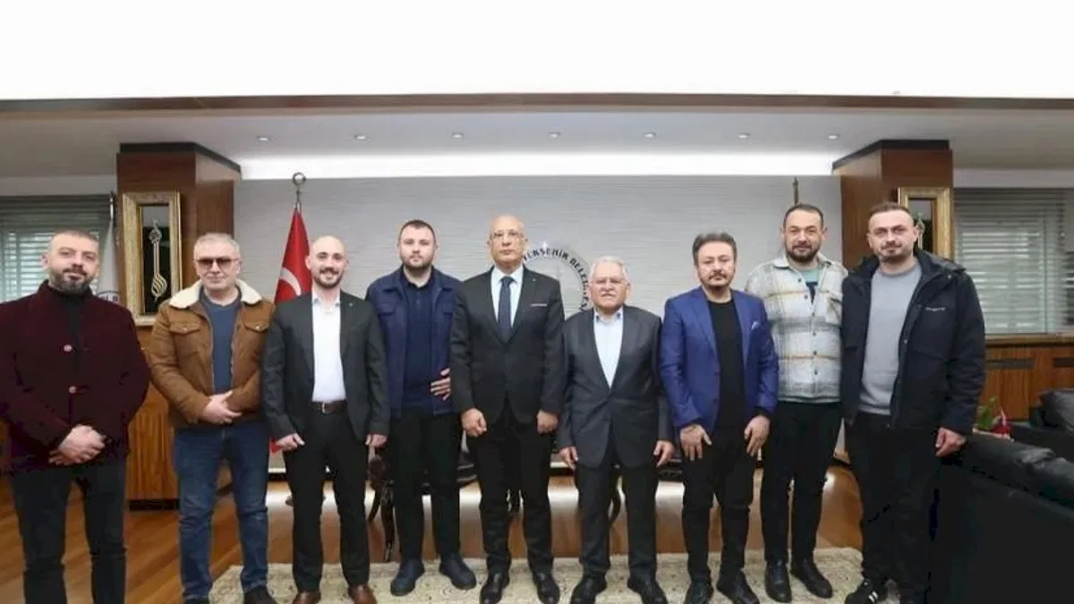Memduh Büyükkılıç'a ziyaretçi akını